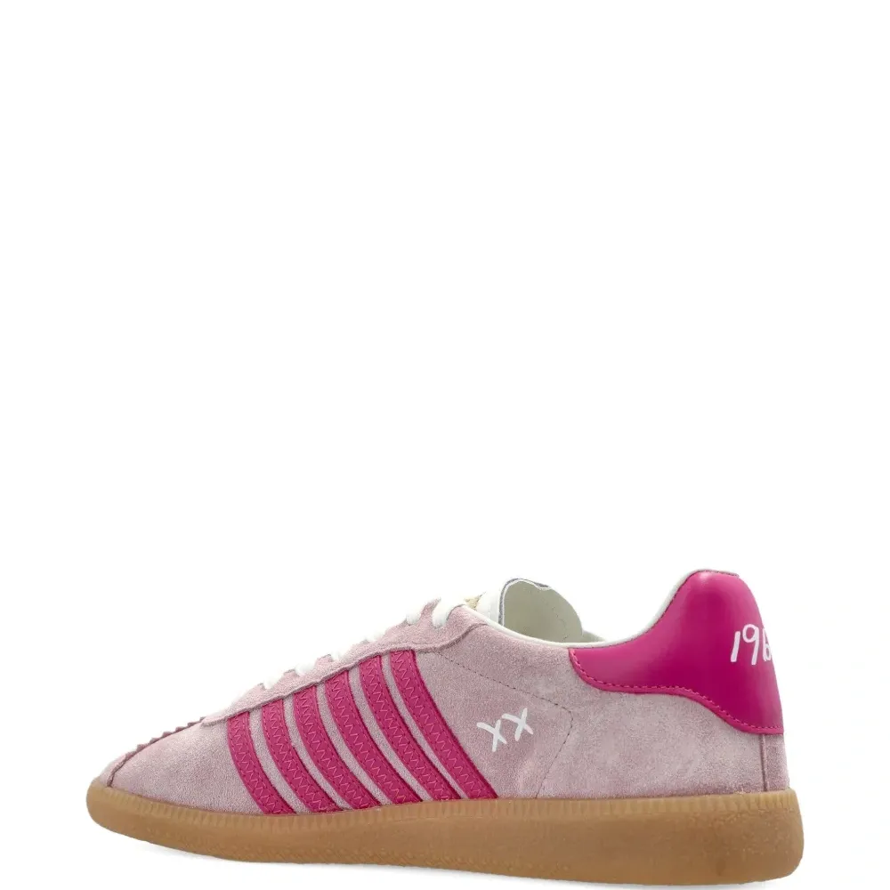 Кеды на шнуровке с кленовым листом