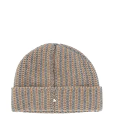 Шапка-бини с узором в виде звёзд