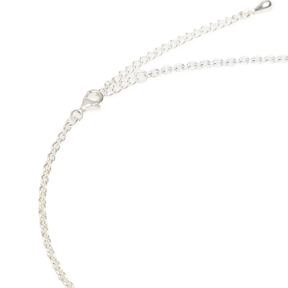 Серебряное колье в форме сердца