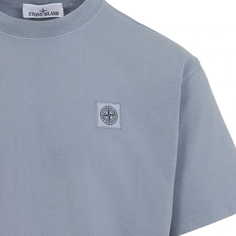 Футболка с нашивкой-логотипом