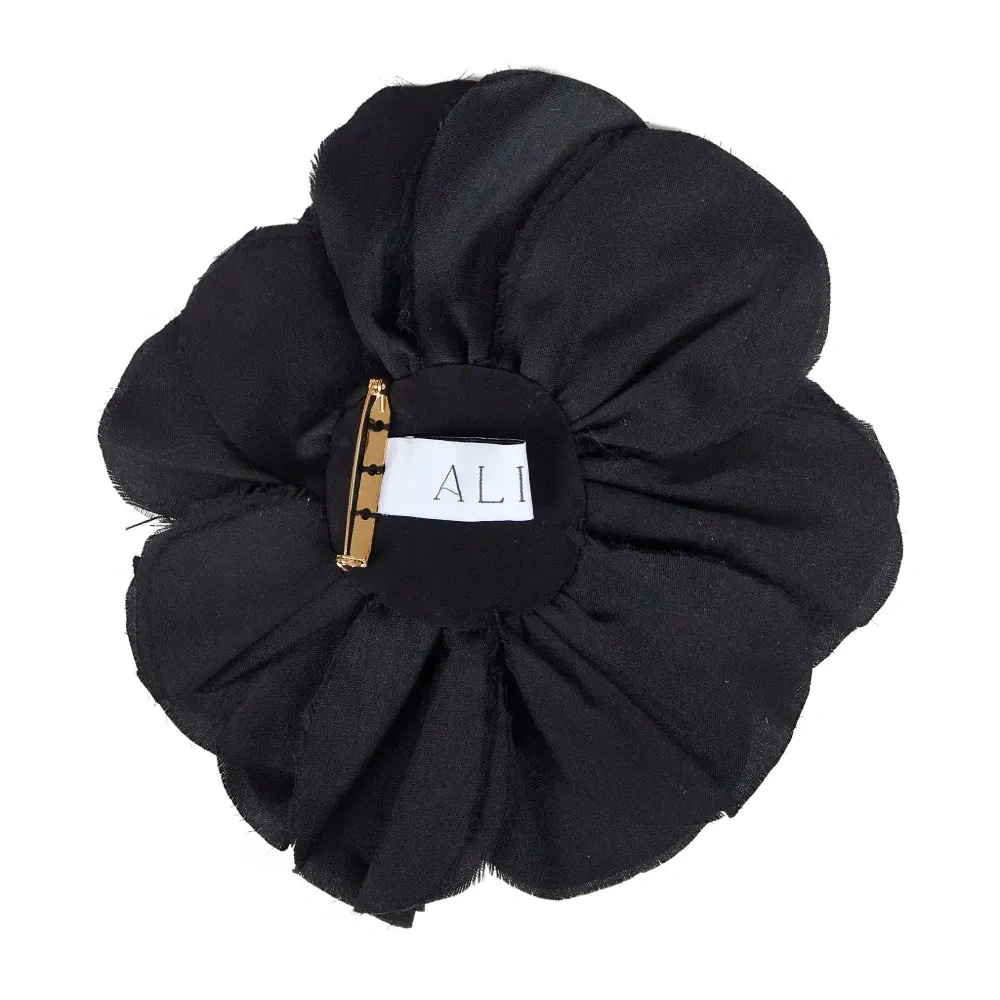 Булавка в форме цветка