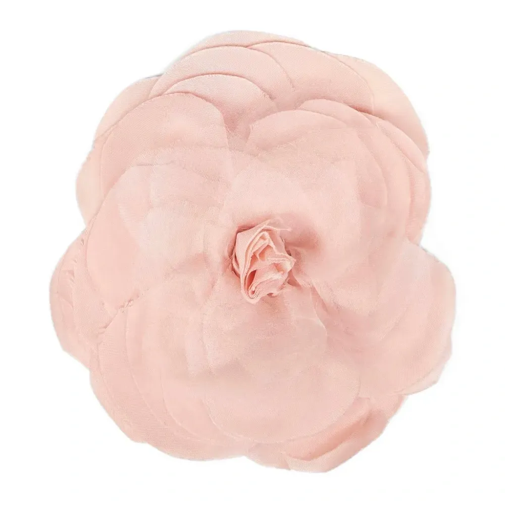 Брошь в форме цветка