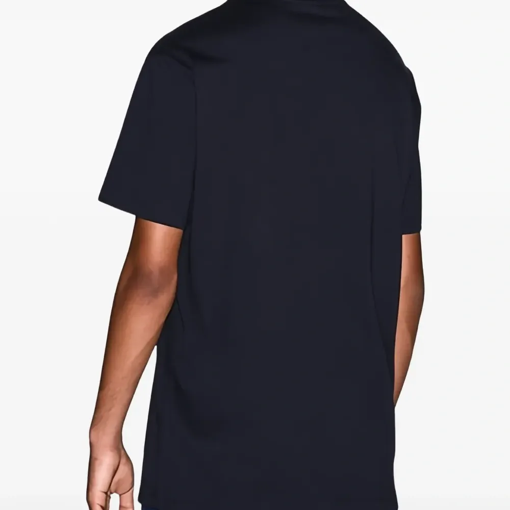 Футболка с логотипом