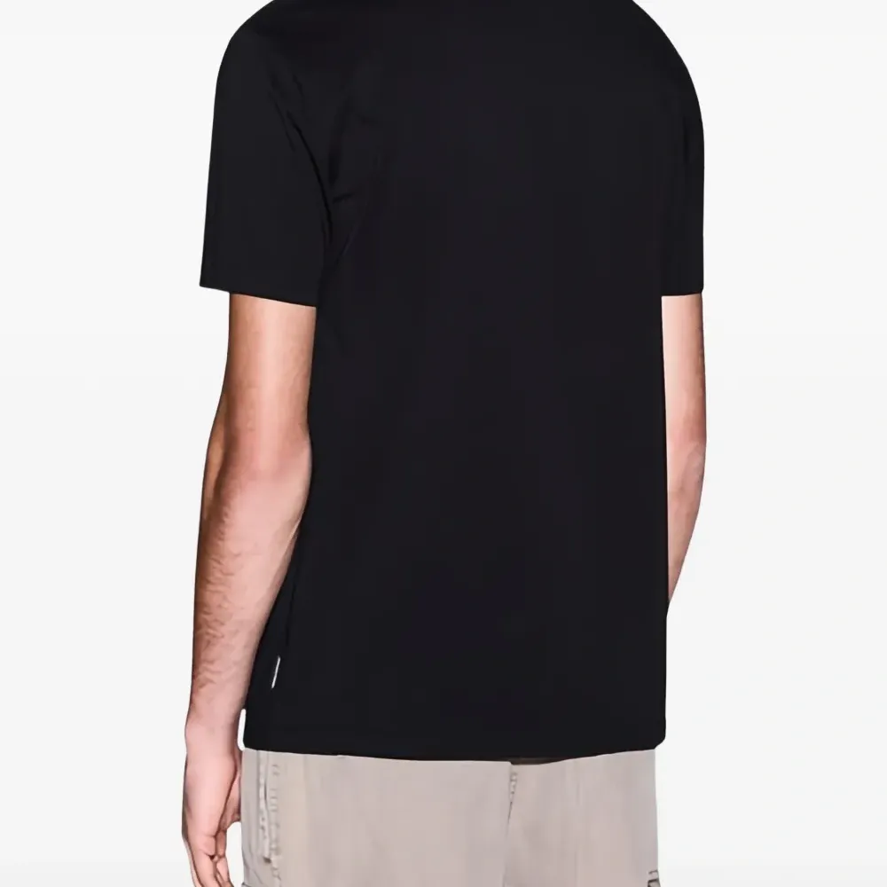 Футболка с нагрудным карманом