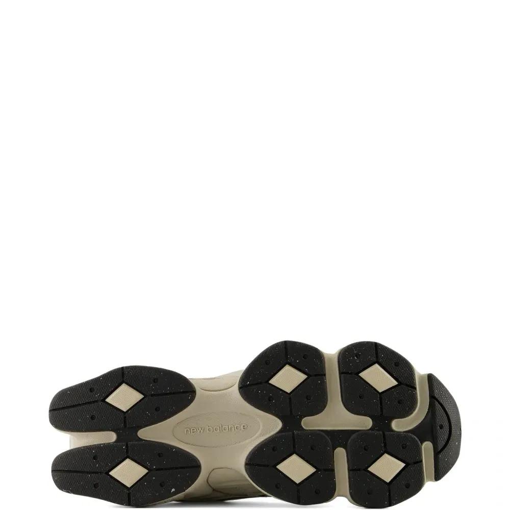 Кроссовки 9060 с нашивкой-логотипом