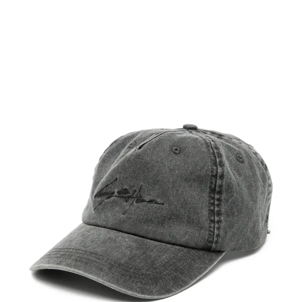 Кепка с вышивкой