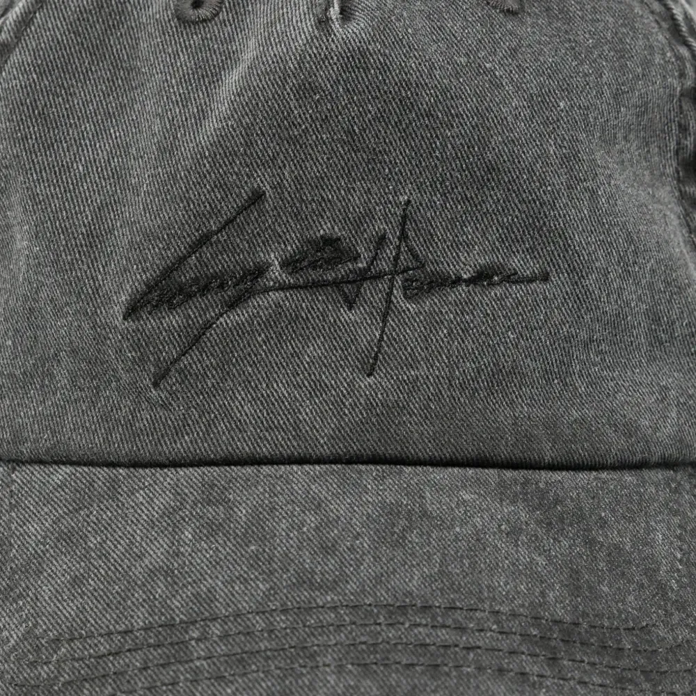 Кепка с вышивкой