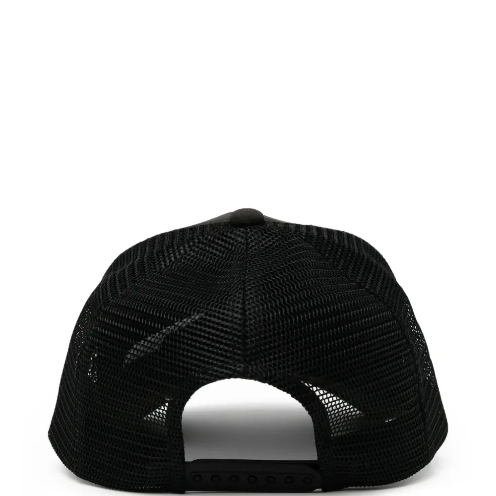 Кепка с козырьком