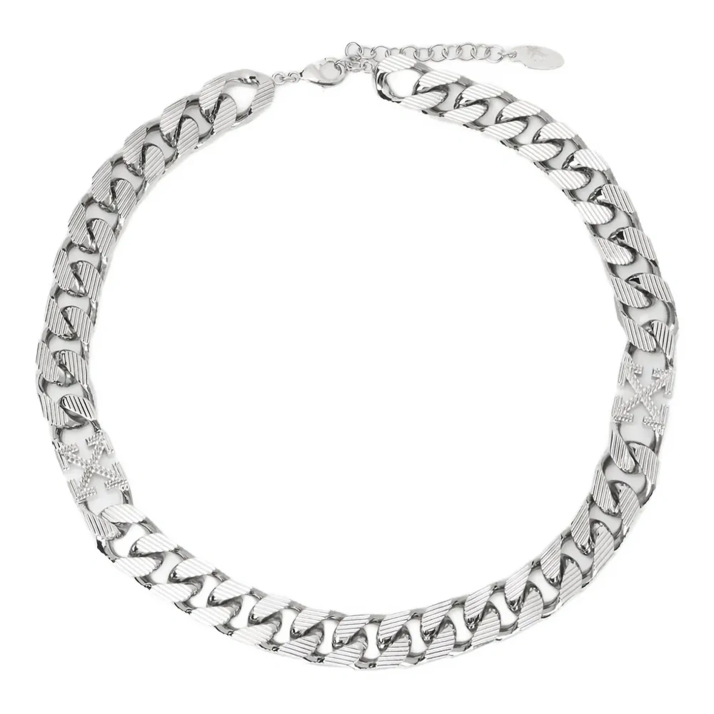 Текстурированное ожерелье-цепочка с подвеской в виде стрелы