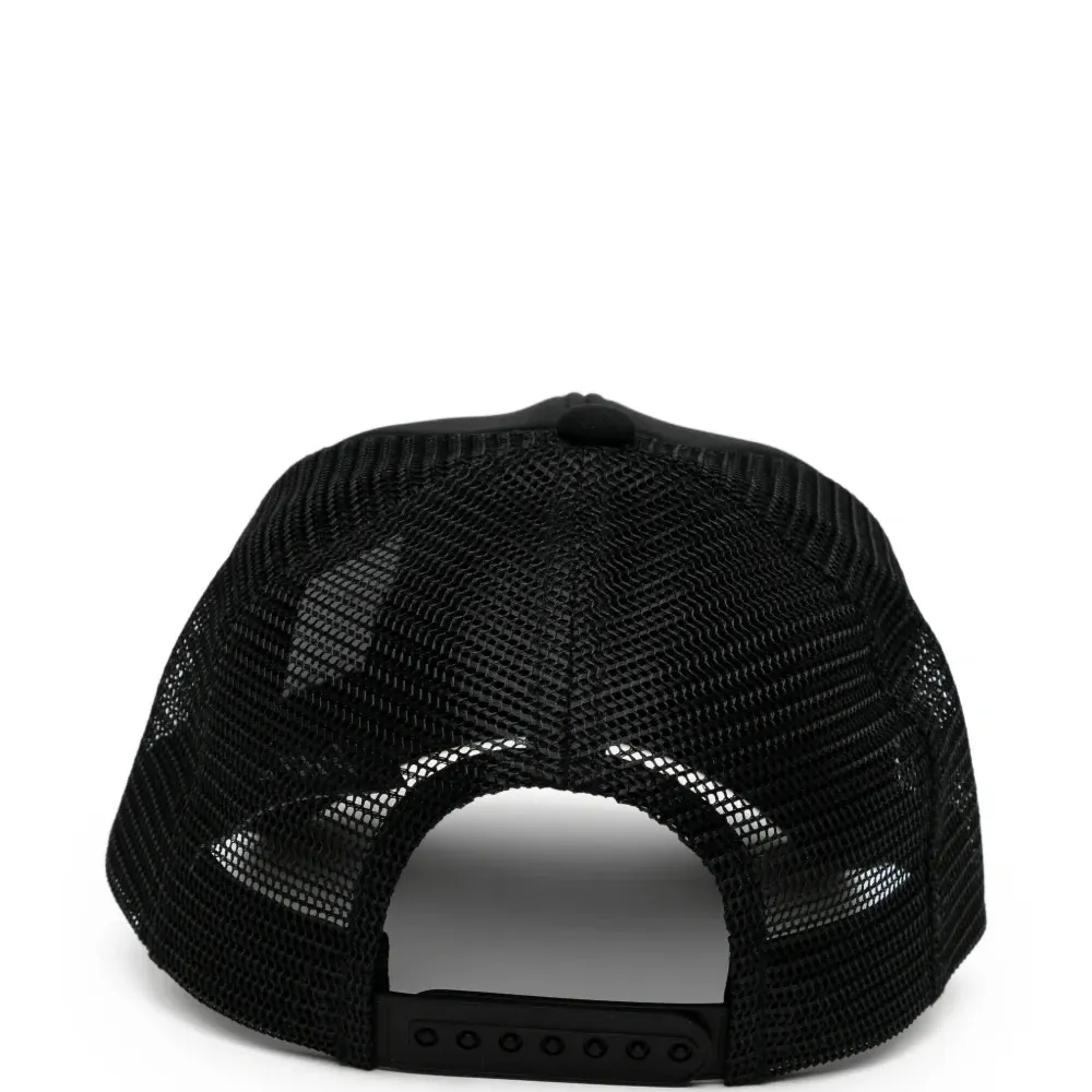 Кепка с козырьком