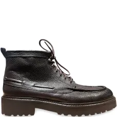 Ботинки на шнуровке с массивной подошвой Ботинки на шнуровке с массивной подошвой