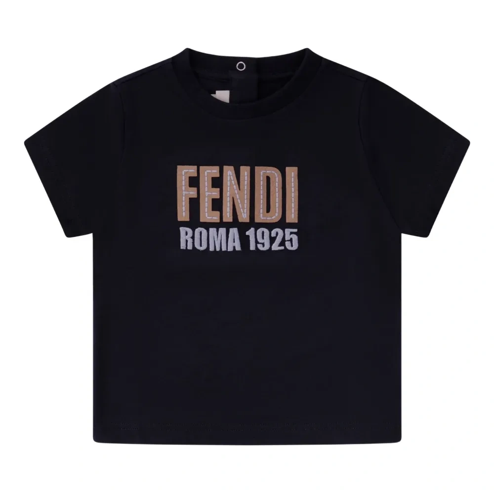 Футболка с нашивкой-логотипом