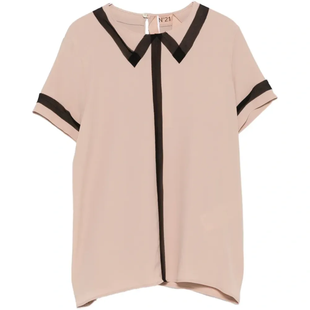 Блузка с воротником пола