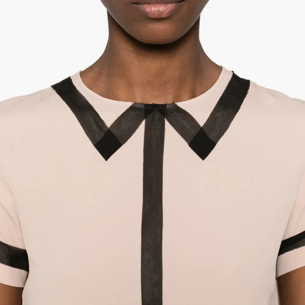 Блузка с воротником пола