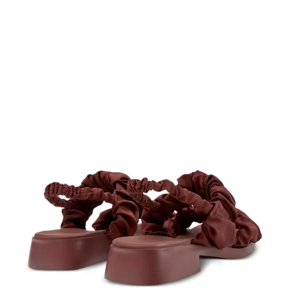 Босоножки Dana со сборками