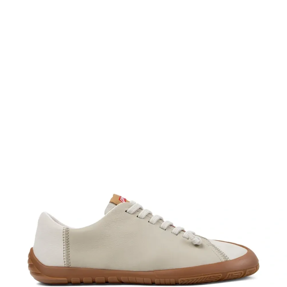 Розовые кроссовки