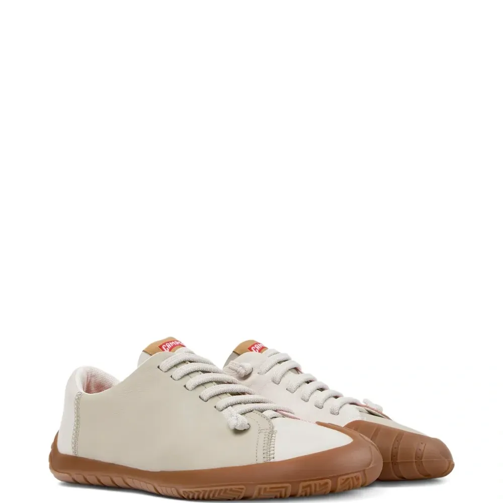 Розовые кроссовки