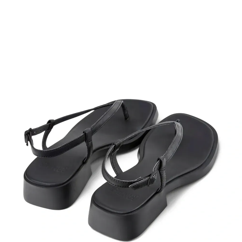 Сандалии Dana с пряжками Сандалии Dana с пряжками