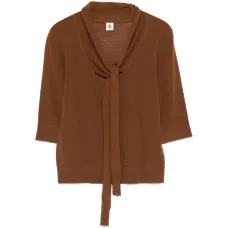 Топ с галстуком на шее