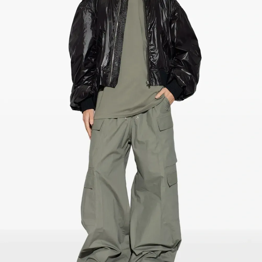 Футболка с круглым вырезом