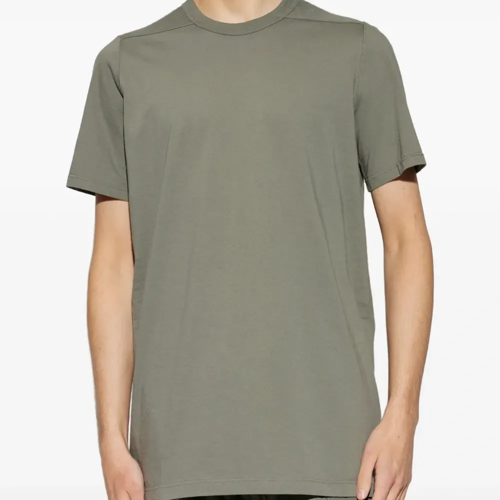 Футболка с круглым вырезом