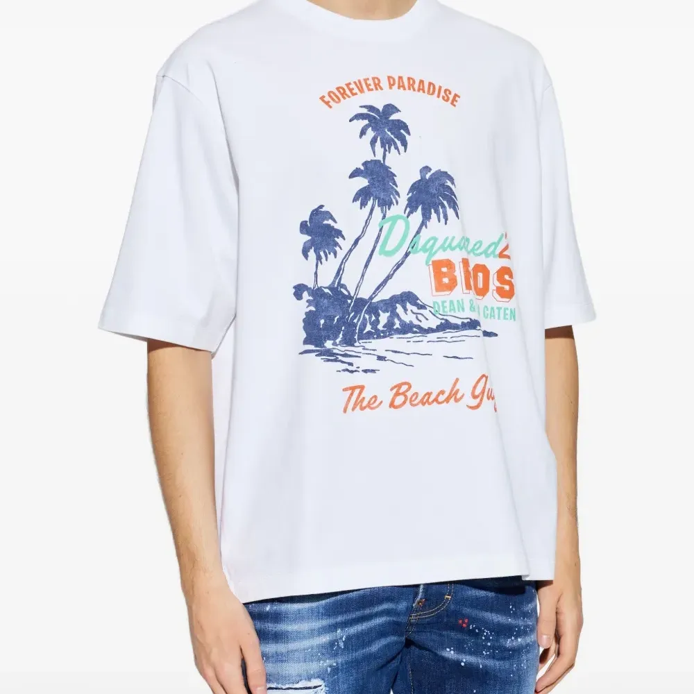 Футболка с тропическим принтом