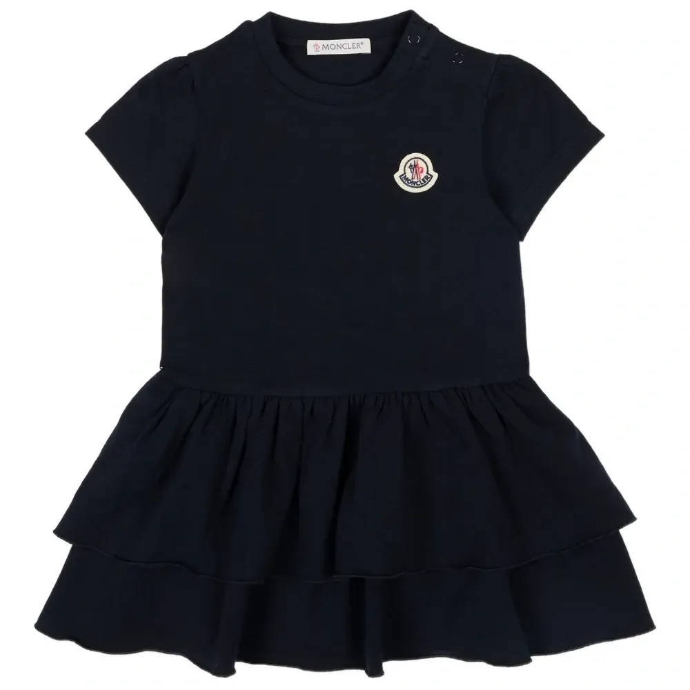 Платье с короткими рукавами и ярусными рюшами