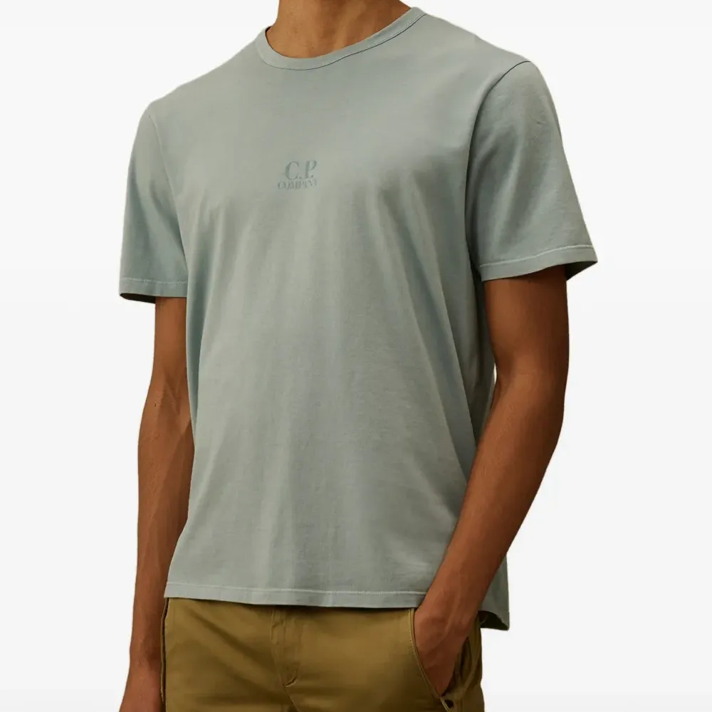 Футболка с логотипом