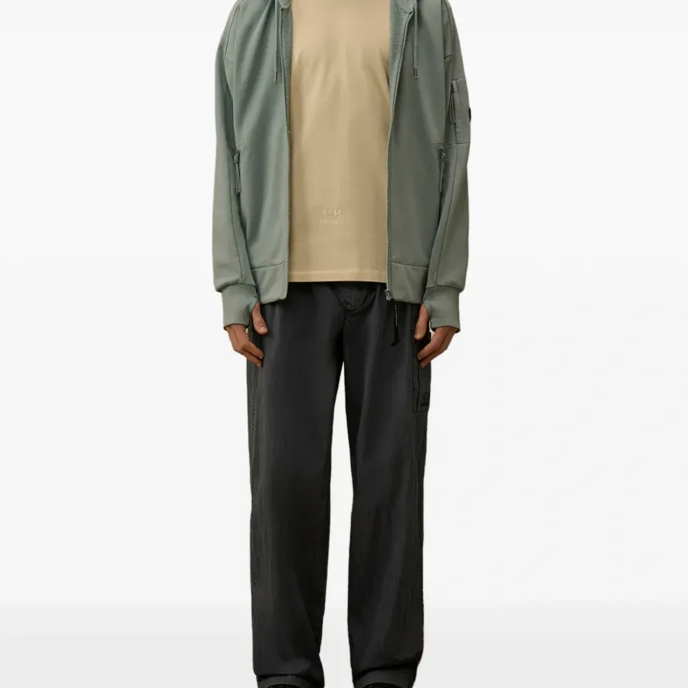 Футболка с круглым вырезом