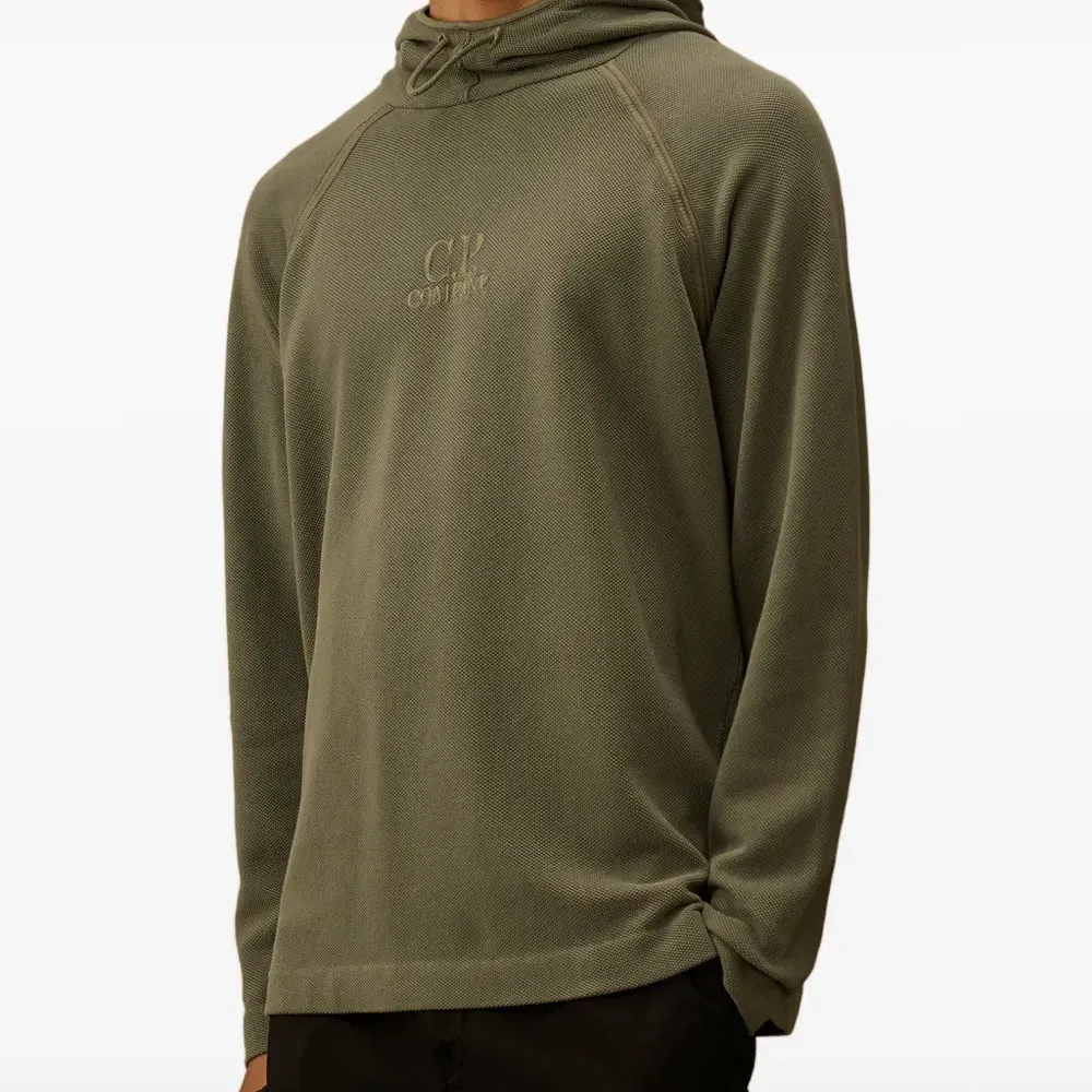 Худи с вышитым логотипом Худи с вышитым логотипом