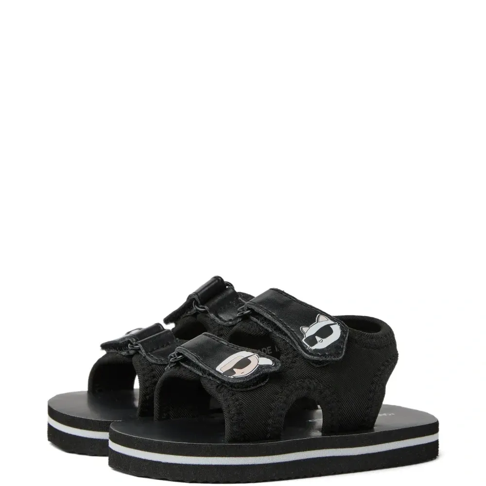 Босоножки с логотипом