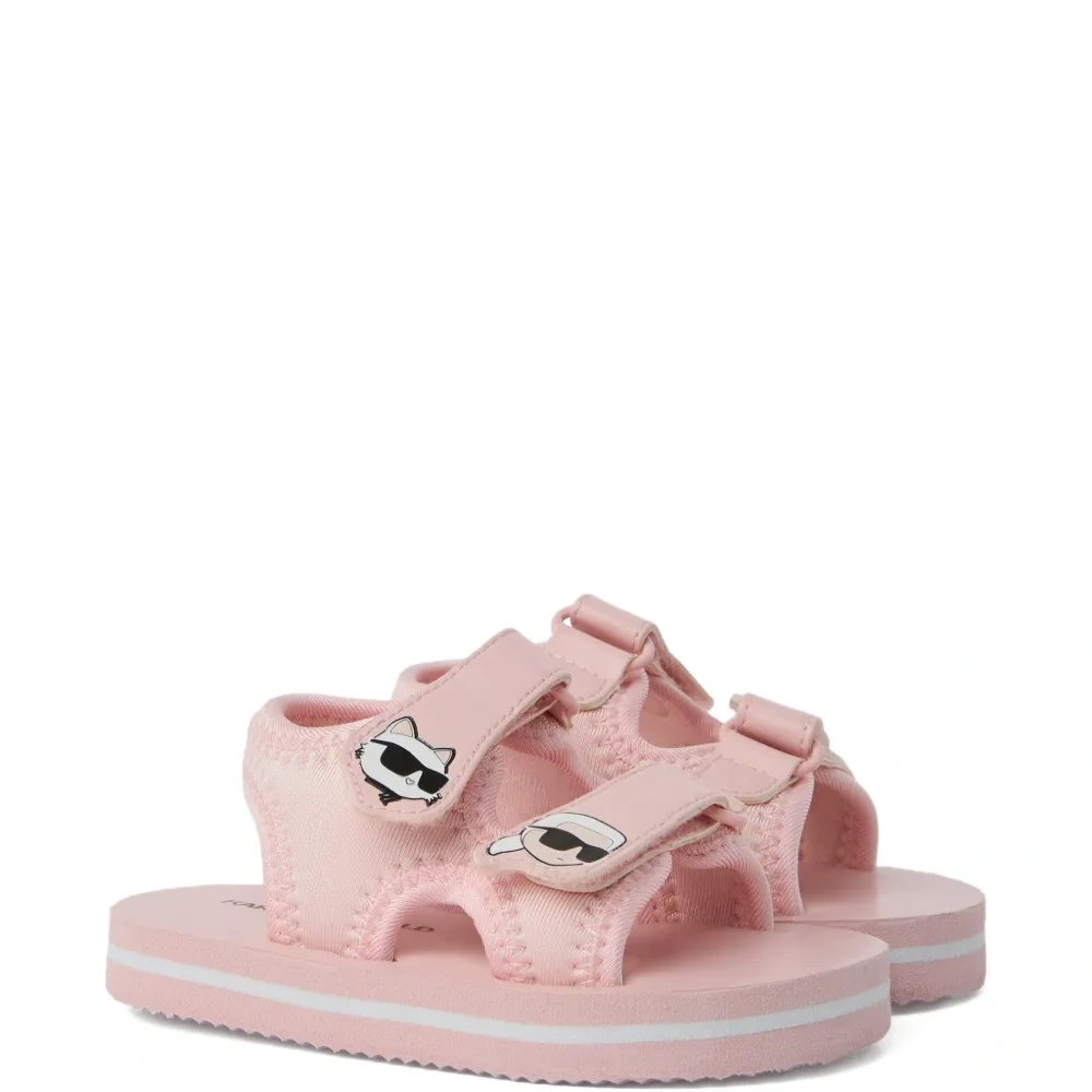 Сандалии с аппликацией