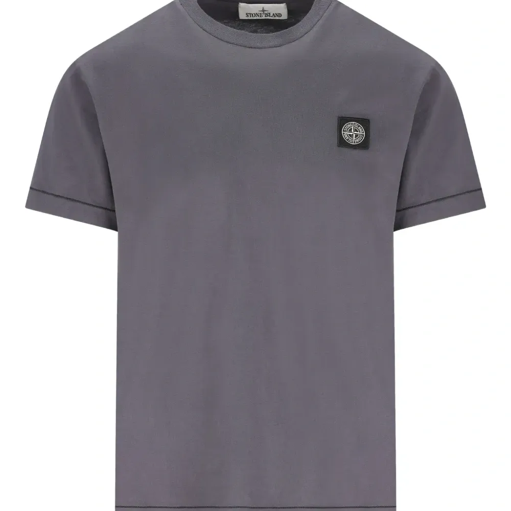 Футболка с нашивкой