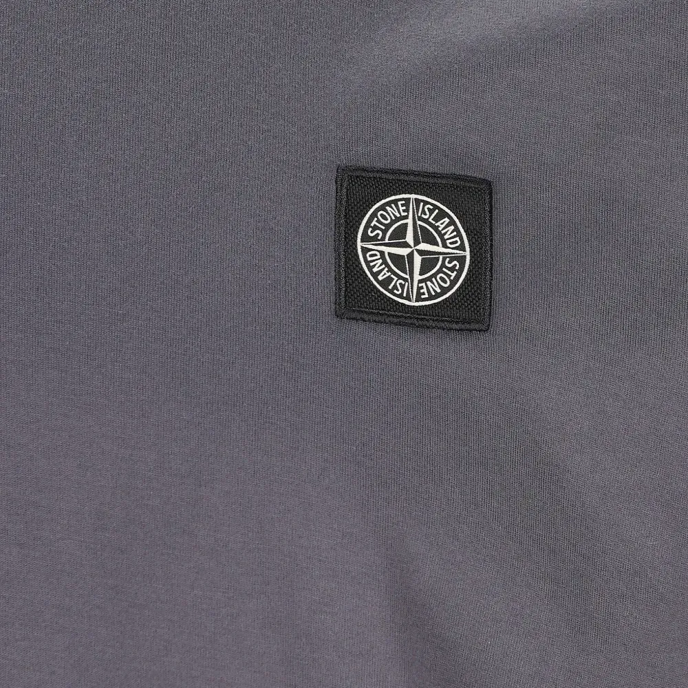 Футболка с нашивкой