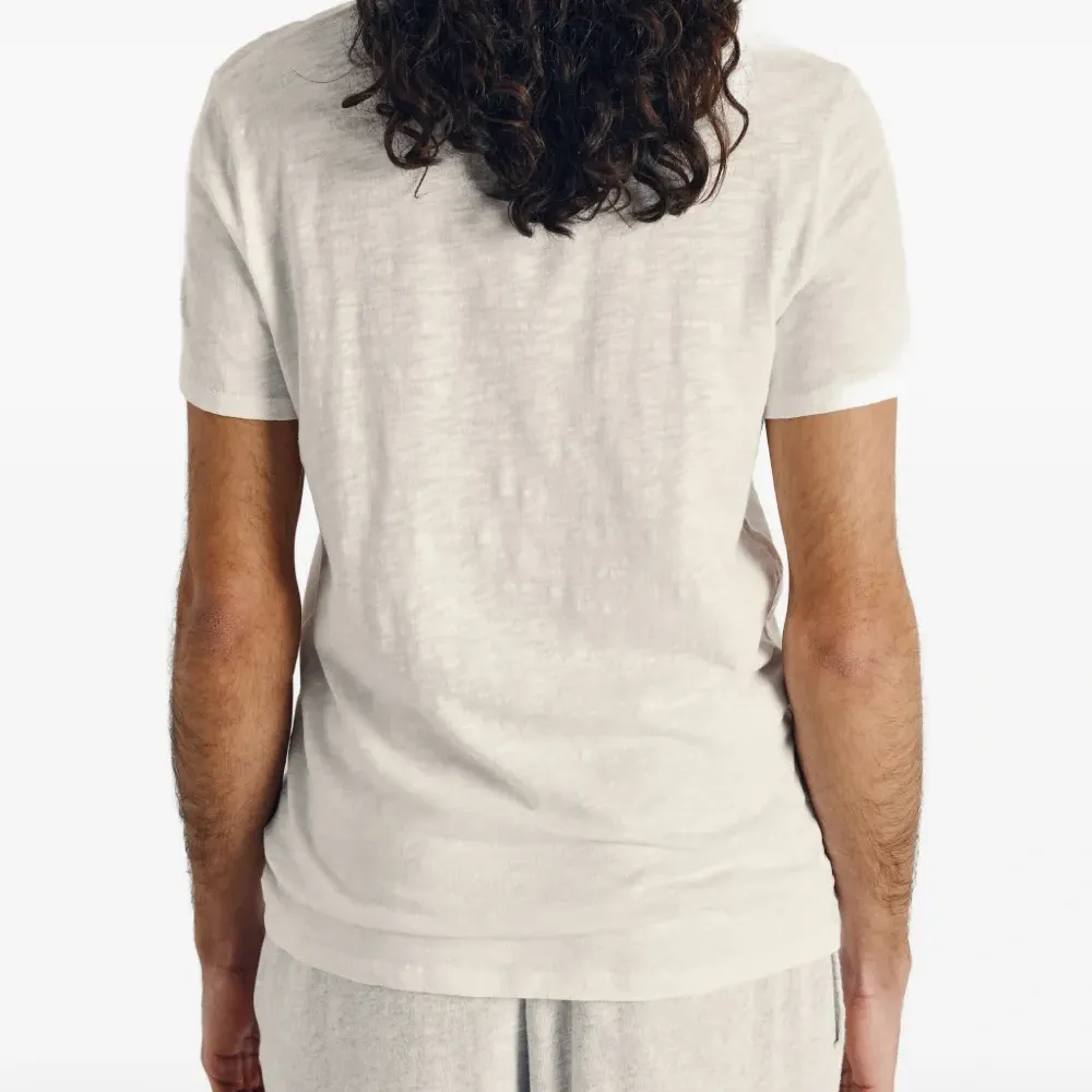 Футболка с круглым вырезом и короткими рукавами