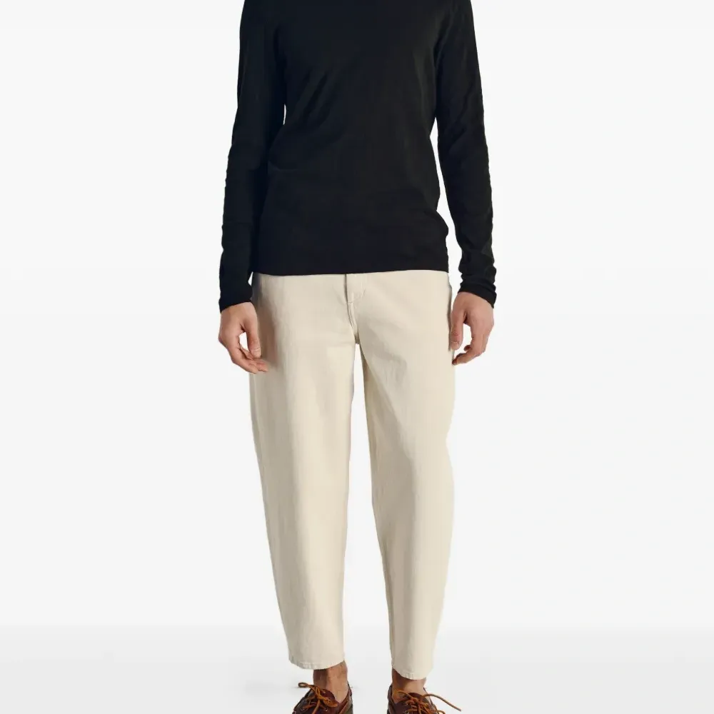 Футболка с длинными рукавами и круглым вырезом