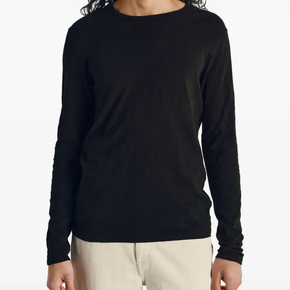 Футболка с длинными рукавами и круглым вырезом