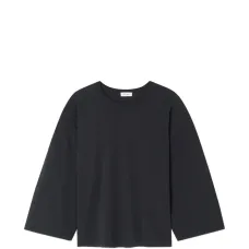 Футболка с длинными рукавами и круглым вырезом