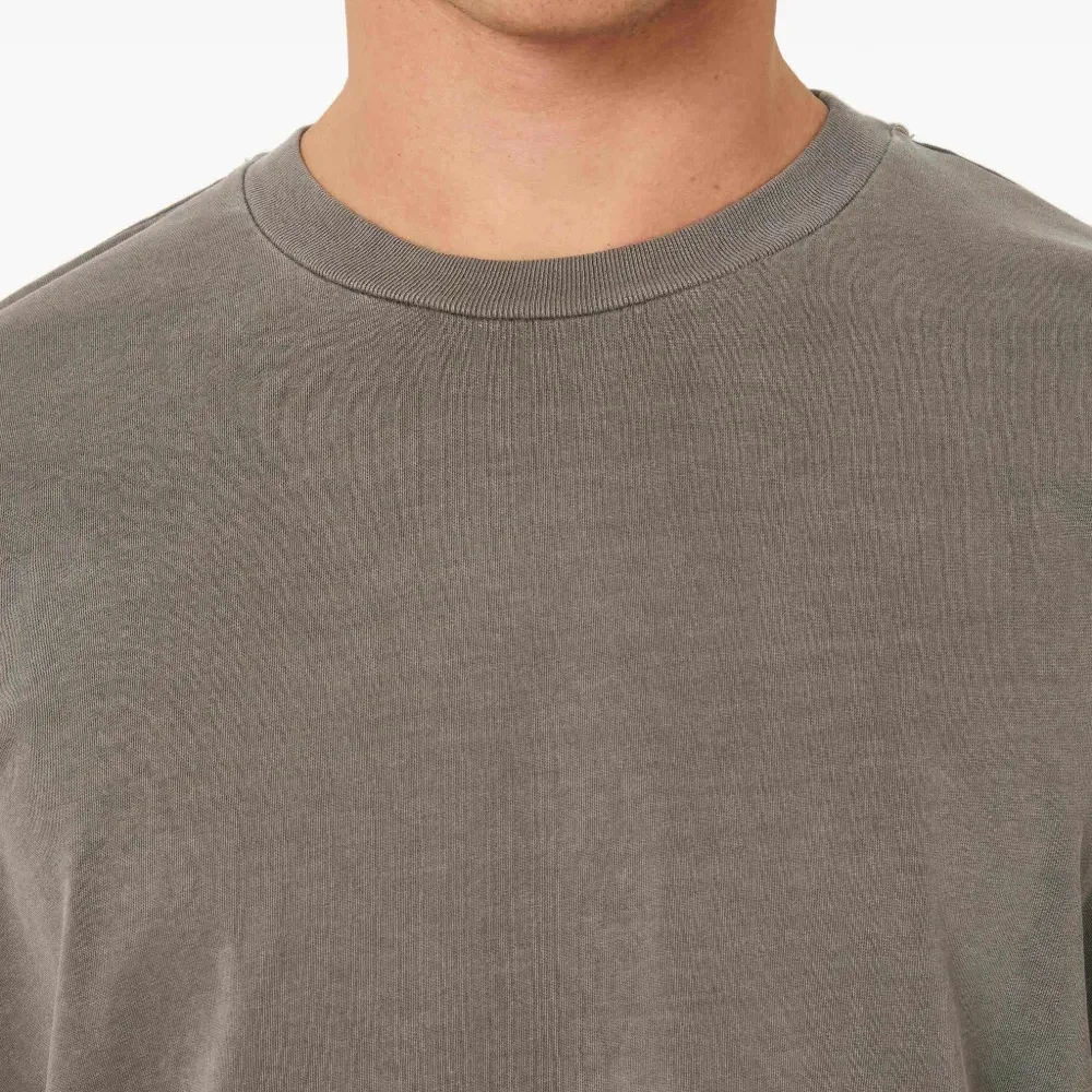 Футболка с круглым вырезом