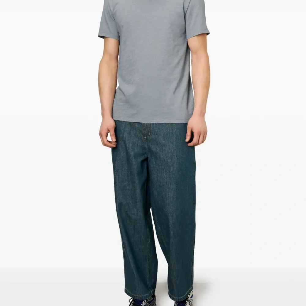 Футболка с круглым вырезом