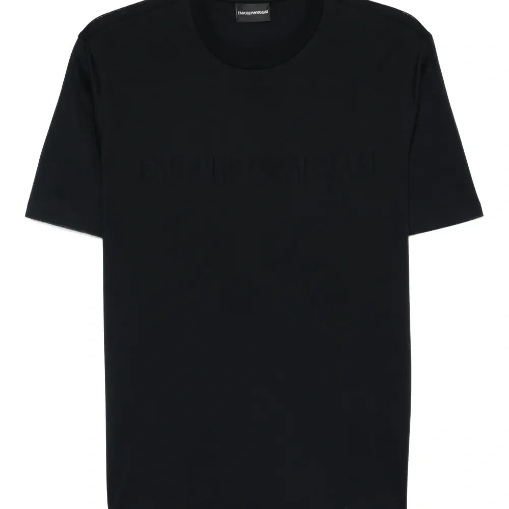 Футболка с тиснением