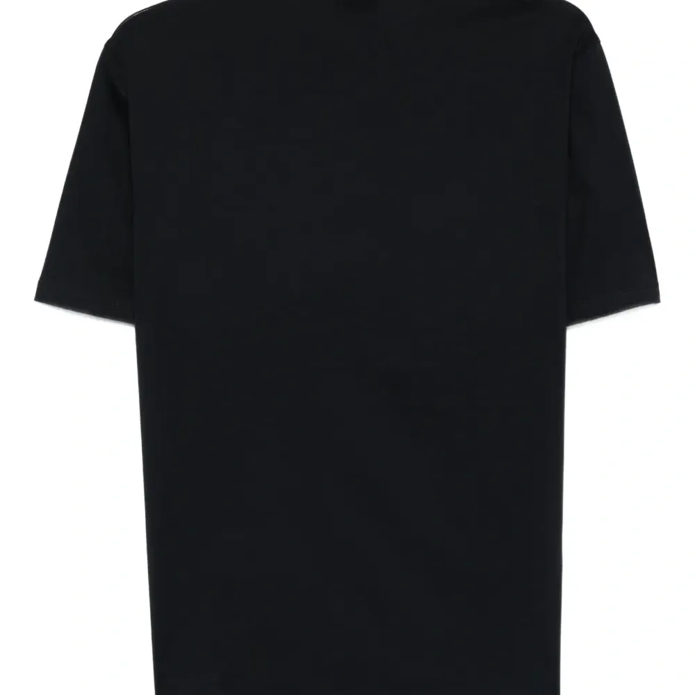 Футболка с тиснением