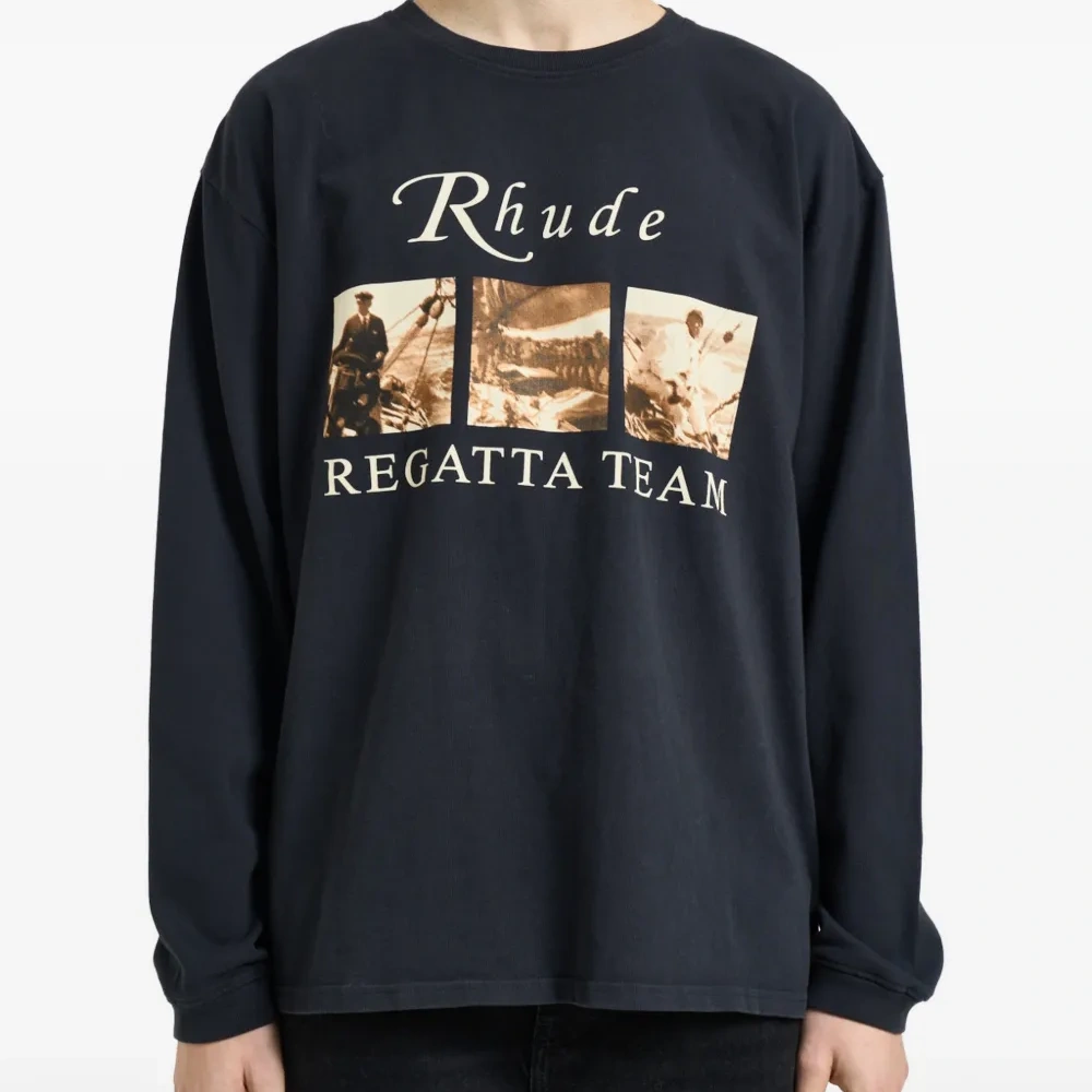 Футболка с надписью "Regatta Team"