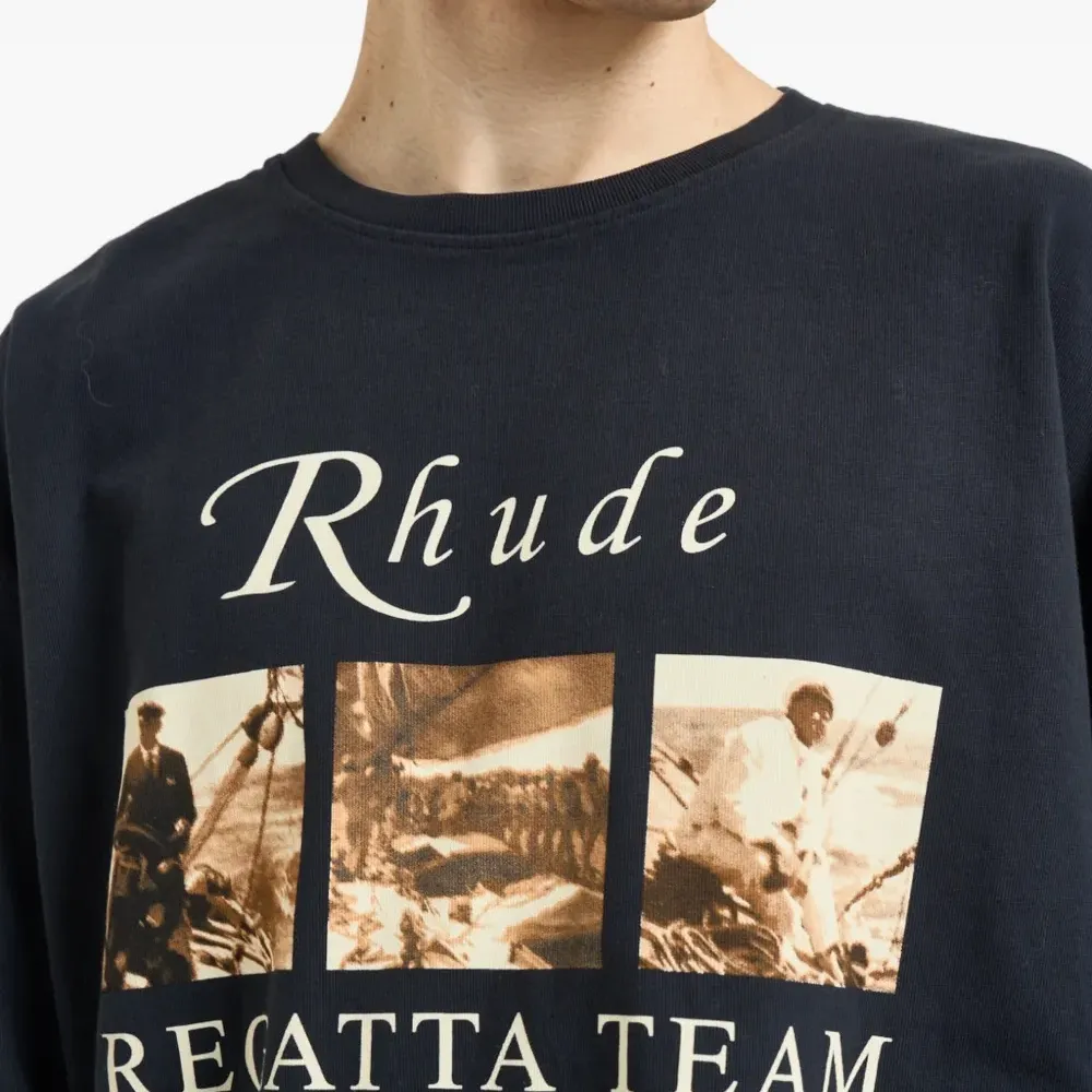 Футболка с надписью "Regatta Team"