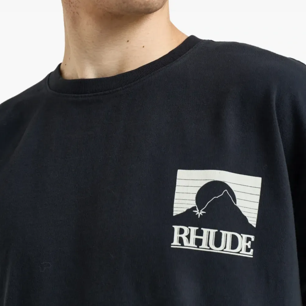 Футболка с короткими рукавами и принтом на спине