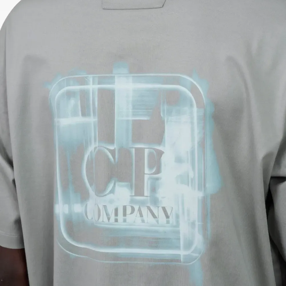 Футболка с нашивкой