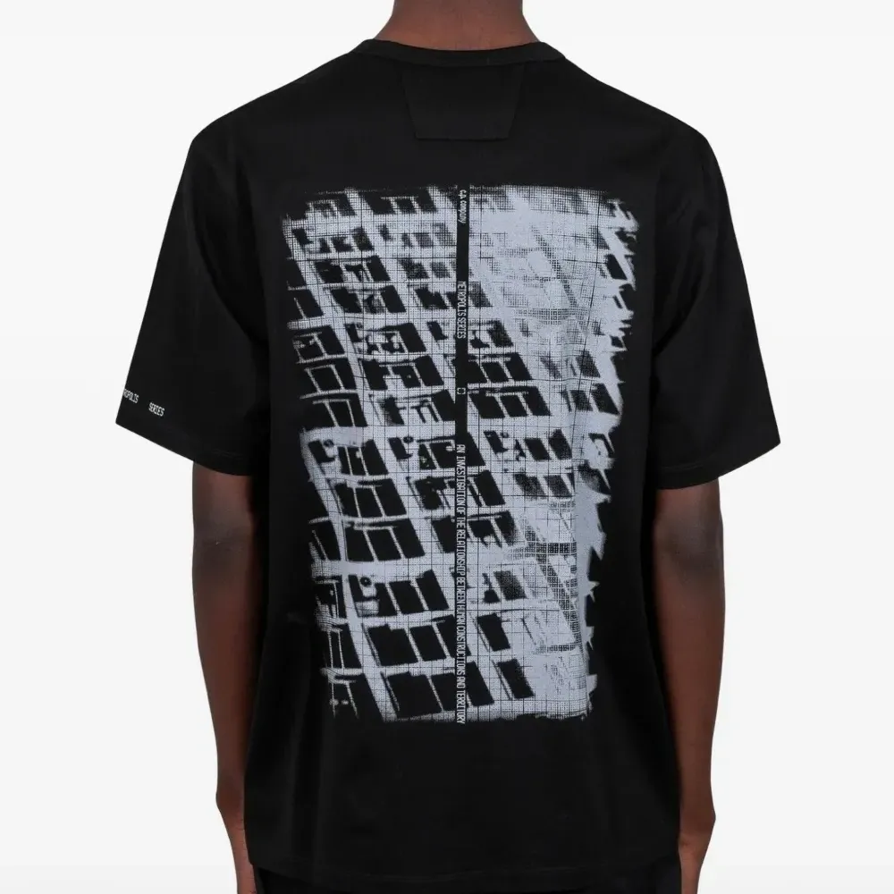 Футболка с логотипом