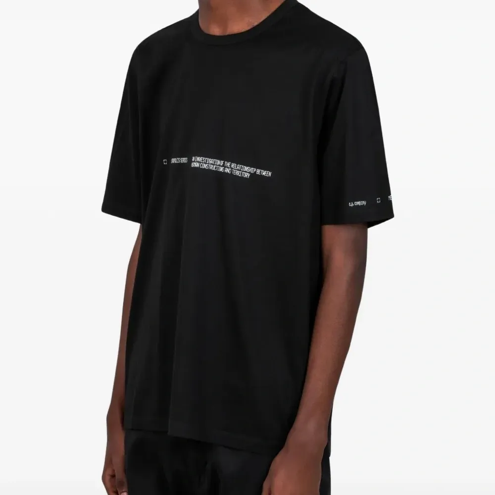 Футболка с логотипом