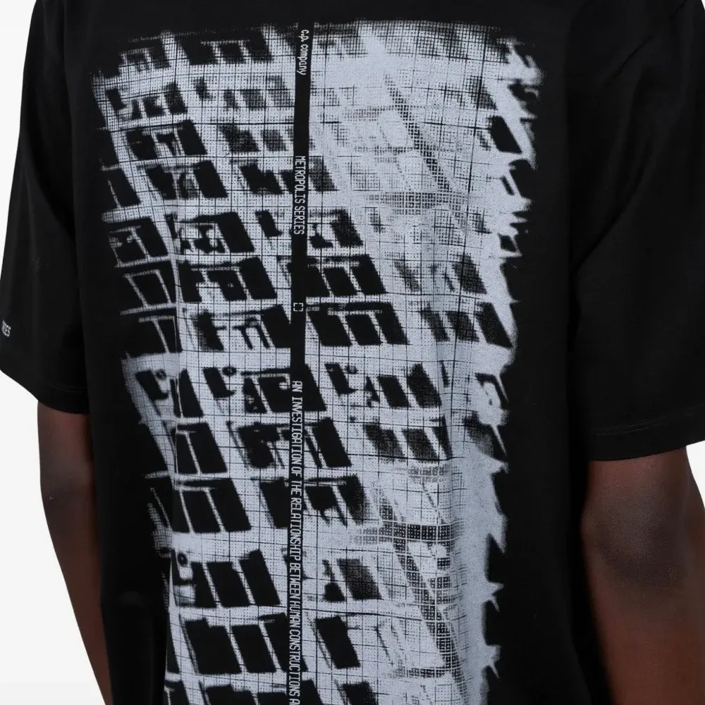 Футболка с логотипом