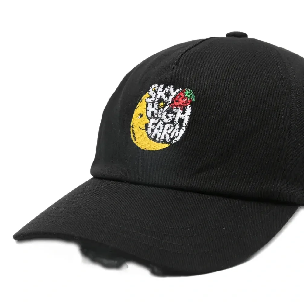 Вышитая кепка